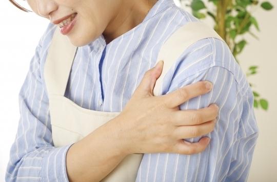 四十肩とは?まず知っておきたい症状と原因