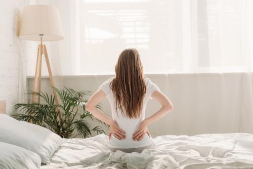 女性に腰痛が多いのはなぜ?まず知っておきたい特徴
