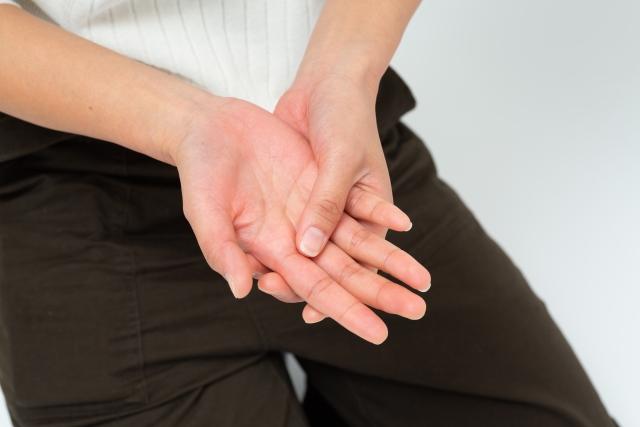 左手が痺れるときに考えられる病気一覧
