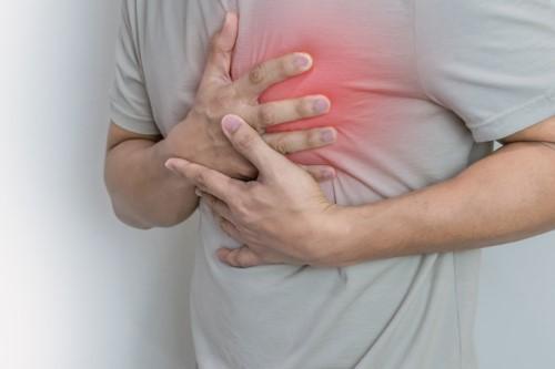 注意が必要な左の肋骨の痛み|病院に行くべきサイン